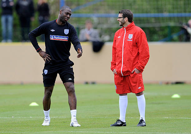 他便积极地 他便积极地