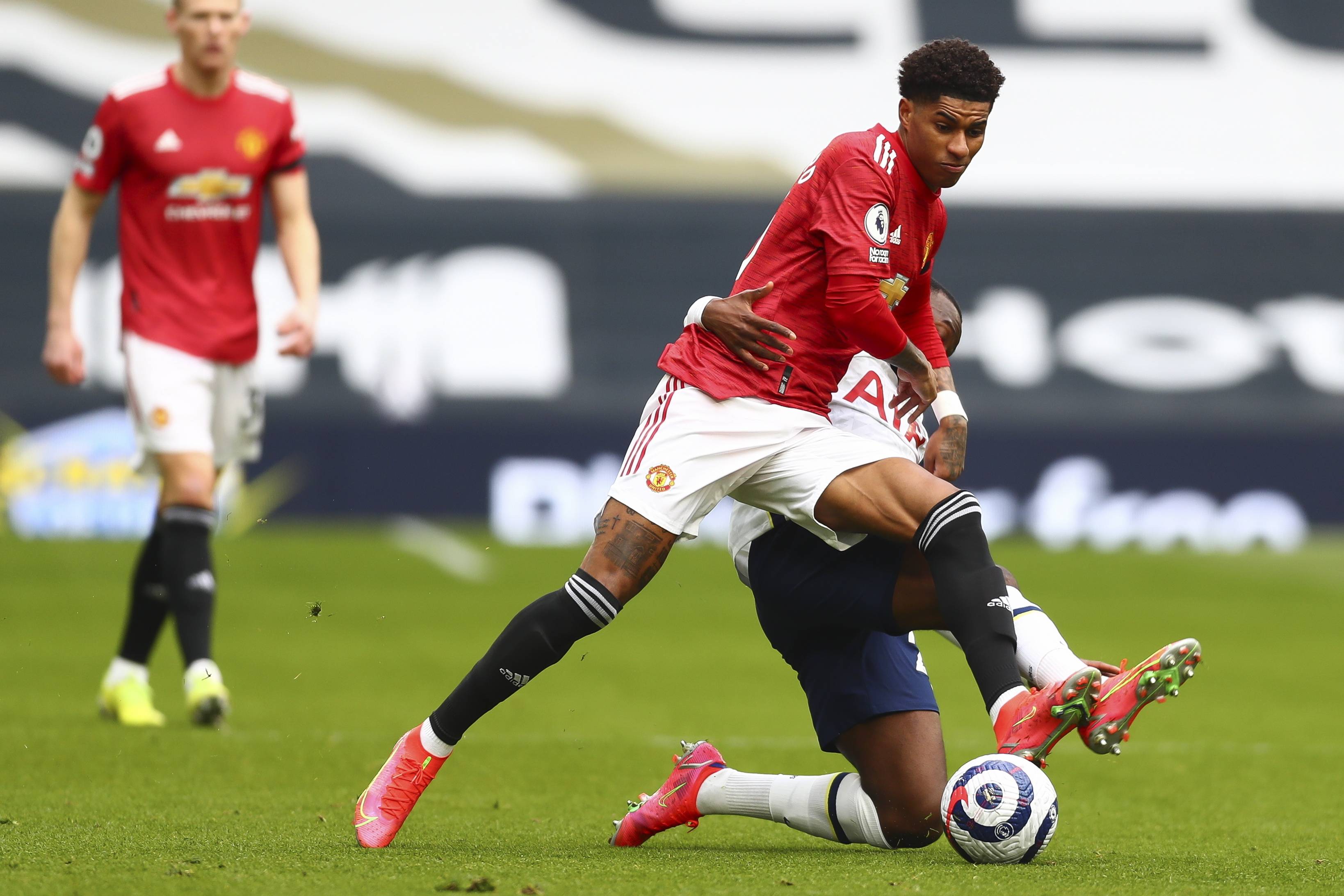 里一场备受 里一场备受