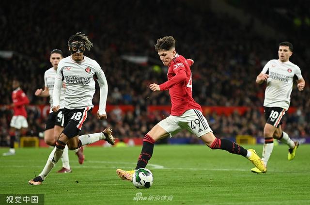 依靠坚韧的 依靠坚韧的